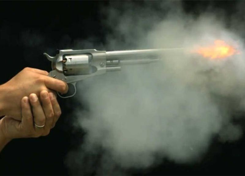 कैलालीमा श्रीमतीको हत्या गर्दै श्रीमानले  गरे आफैमाथि गोली प्रहार