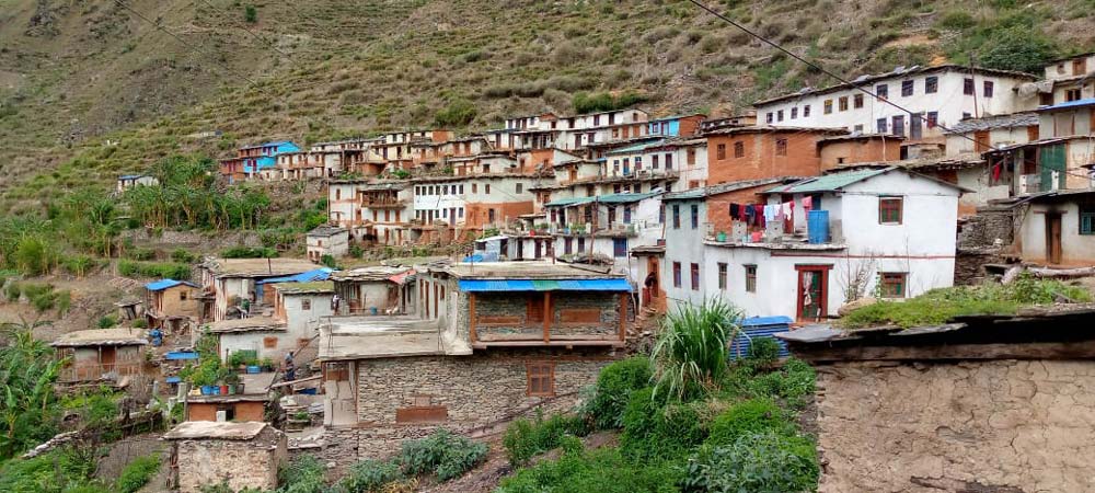 चुनाव सकिएसँगै सुनसान बन्दै बाजुराका गाउँबस्ती