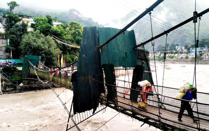 घरायसी सामानमा भन्सार कडाइ गरेपछि दार्चुलामा विरोध, सहुलियत दिन स्थानीयको माग