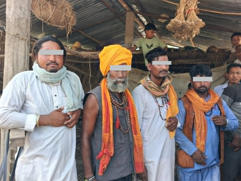 बेलौरीमा ग्रह शान्ति गराइदिने भन्दै पैसा असुल्ने भारतीय नागरिक स्थानीयको नियन्त्रणमा