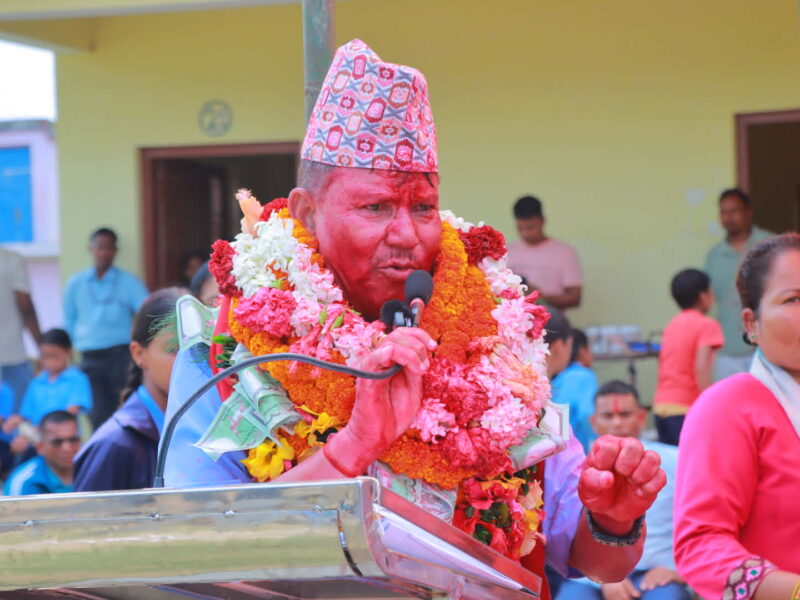 श्री सरस्वती माध्यमिक विद्यालयमा निवर्तमान प्रधानाध्यापक ज्ञानेन्द्र बहादुर शाहको भव्य विदाई तथा शुभकामना कार्यक्रम सम्पन्न
