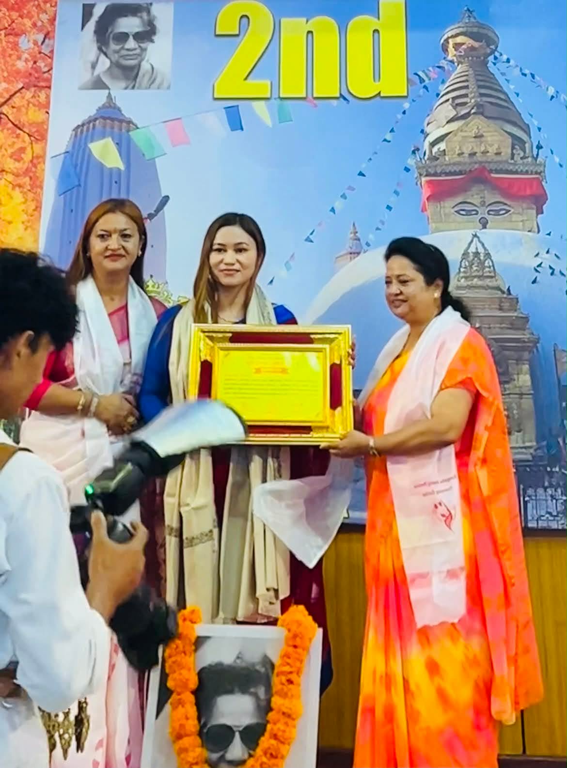 दुई दशकदेखि सौन्दर्य क्षेत्रमा योगदान पुर्‍याउँदै आएकी कञ्चनपुरकी अमृता कुमारी राना ‘सेकेन्ड नेपाल ब्युटिसियन अवार्ड–२०८३’ बाट सम्मानित