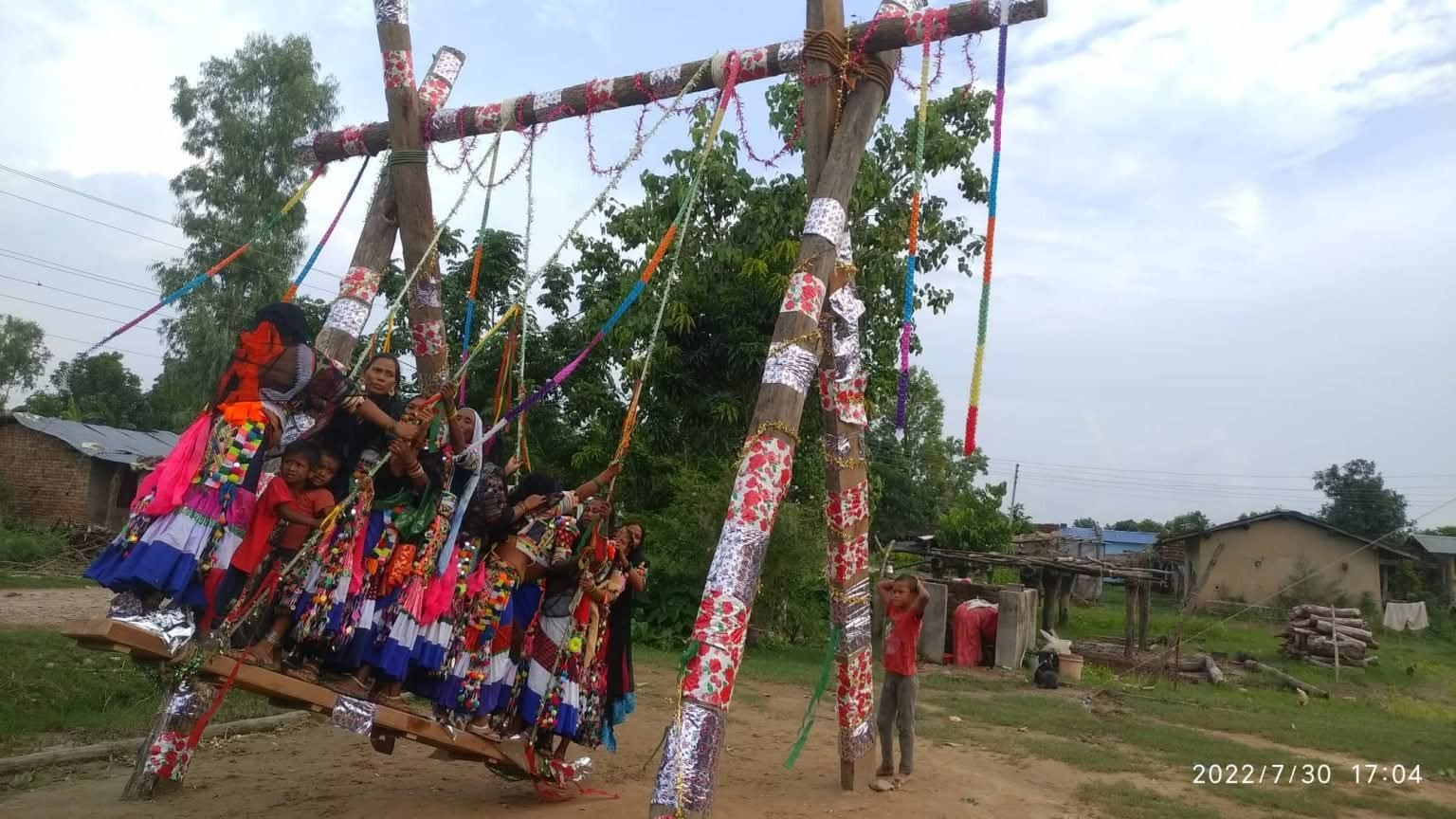 राना थारू समुदायको तीज (सामन) पर्व,  एक महिना तिन दिन