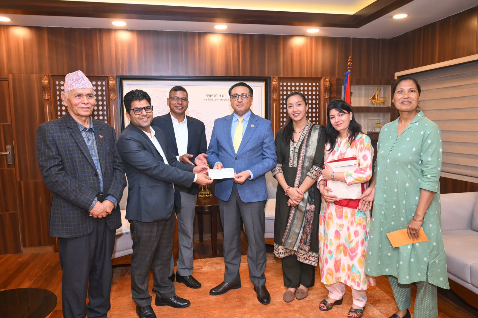 राष्ट्रिय बहाई समुदायद्वारा ३० लाख रुपैयाँ बराबरको बाढी प्रभावित का लागि आर्थिक सहयोग